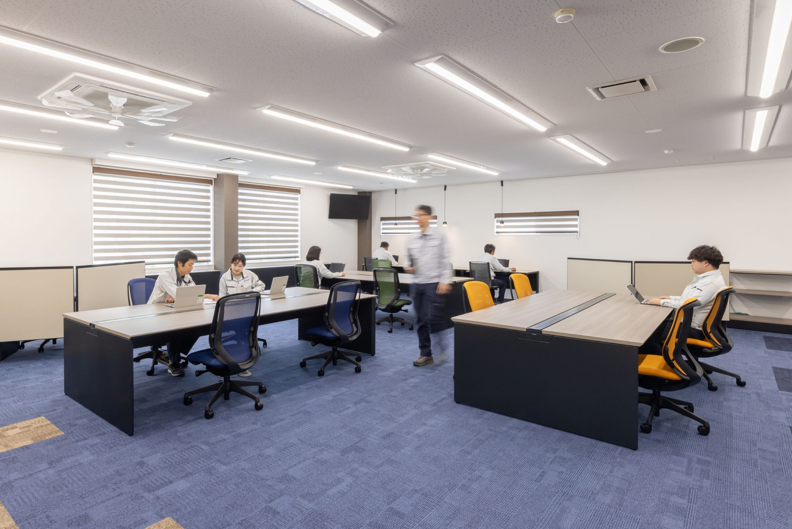 リビングサーラ | 築34年のオフィスをリニューアル 社員の声を形にした「生産性を高める」改装事例